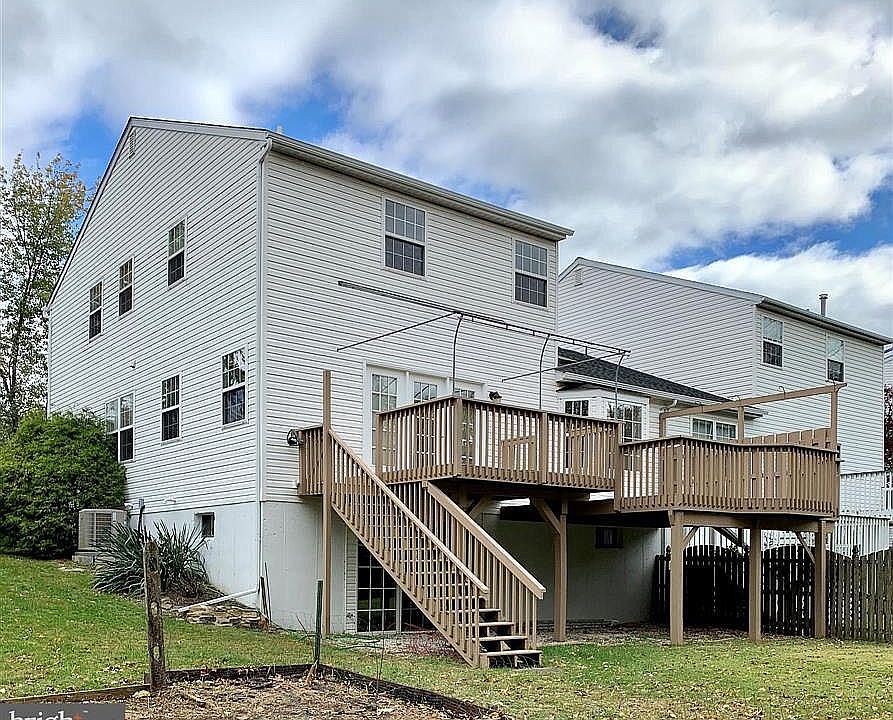 2nd image of 307 Woodcrest Cir