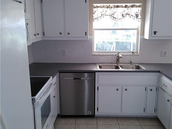 5th image of 8064 Cypress Dr S