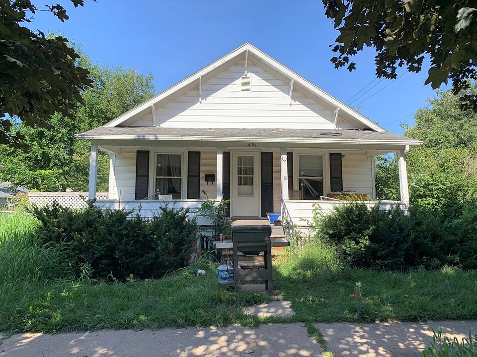 1st image of 421 N 10th St