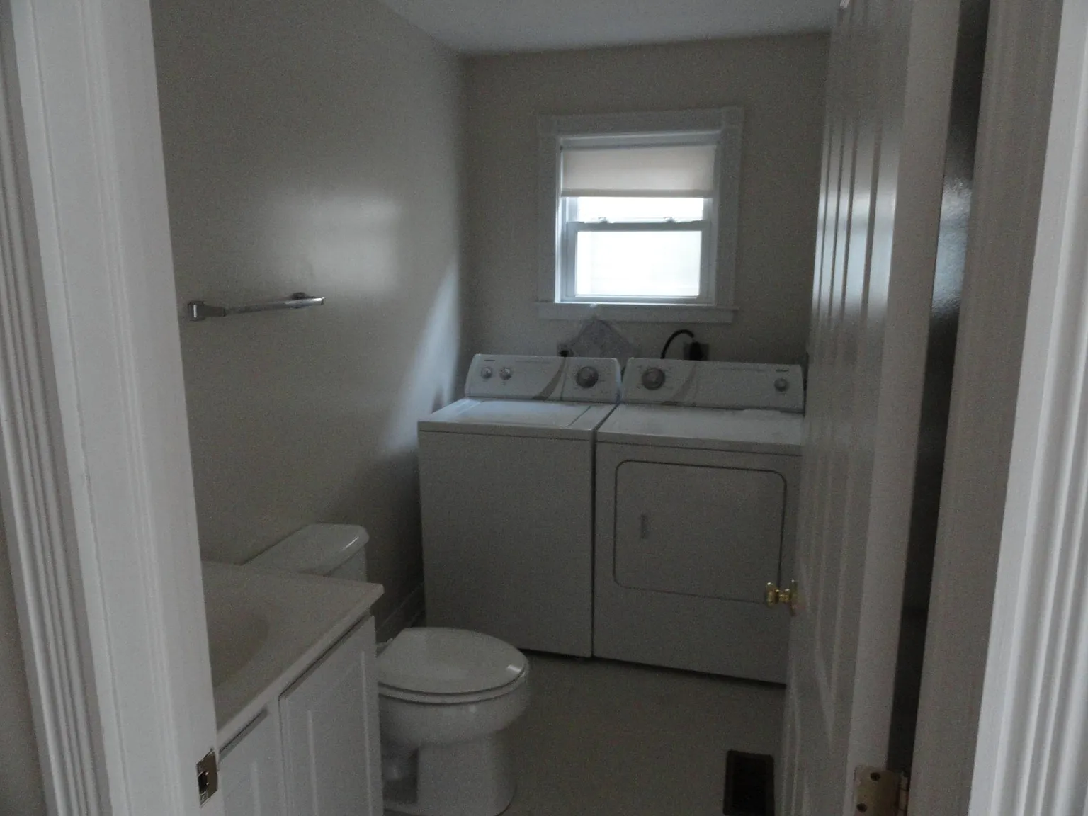 3 bed, 1.5 bath, 1230 sqft, $2,100 — Photo 3