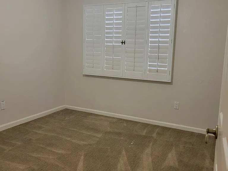 1642 E Carmen St — Photo 27