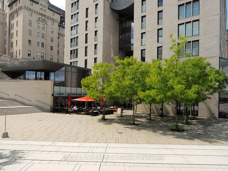 700 Sussex Dr N #403 — Photo 2