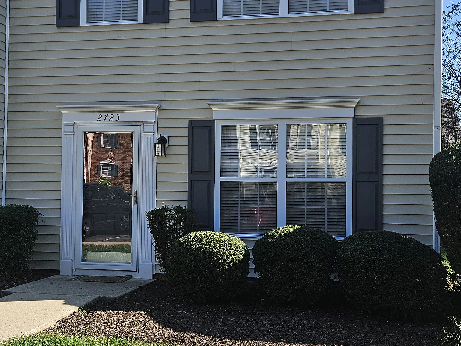2 bed, 1320 sqft, $2,000 — Photo 1