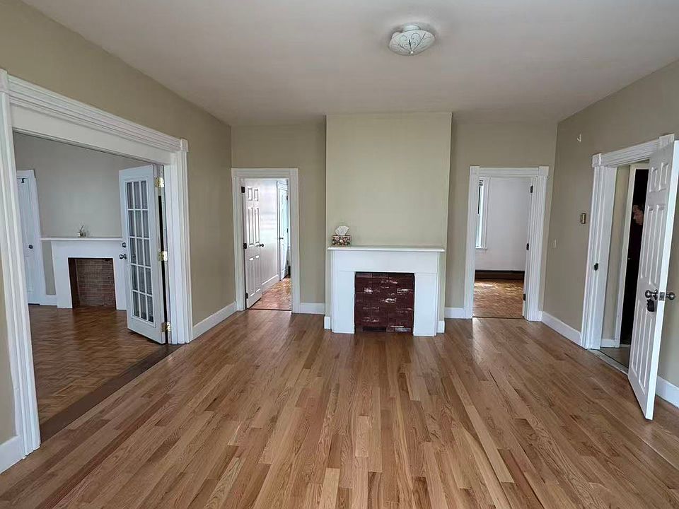 1st image of 12 East St #1
