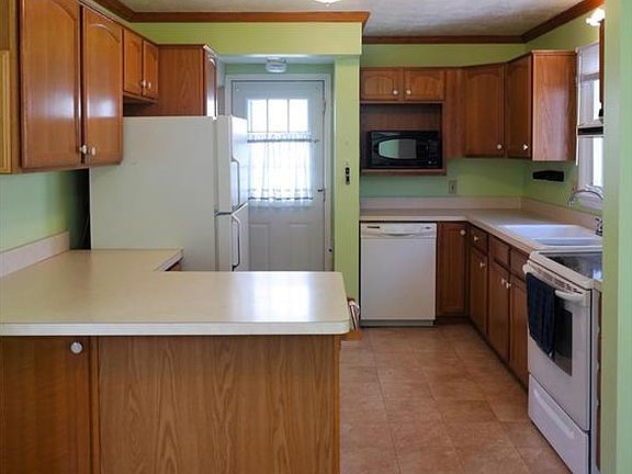 2nd image of 2335 13th St