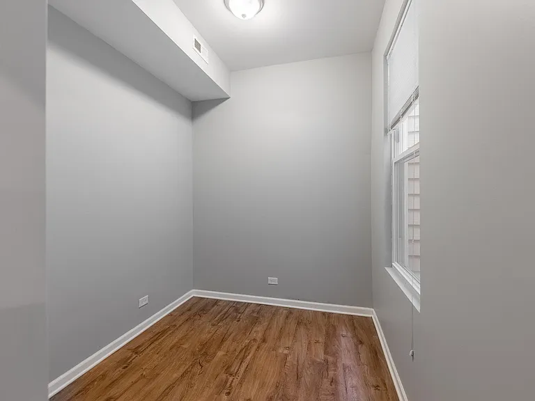 1102 W 18th St #3F — Photo 17