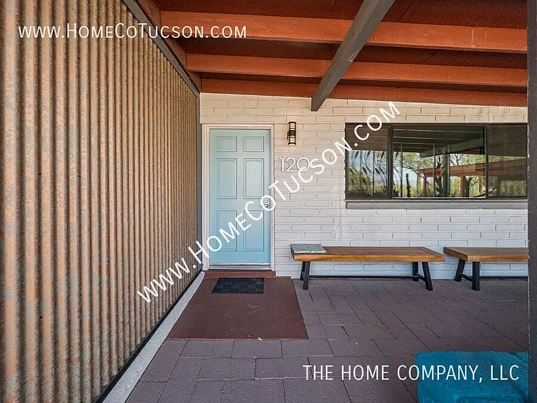 120 E Magee Rd — Photo 4