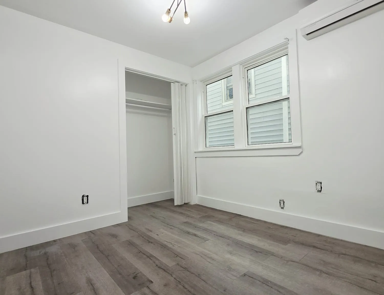 4 bed, 1200 sqft, $2,895 — Photo 3