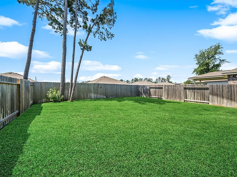 8015 Peppercorn St — Photo 22