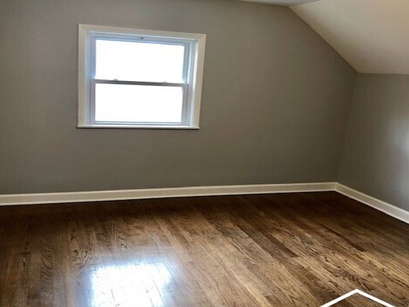 2nd image of 4027 N Kilbourn Ave #2R