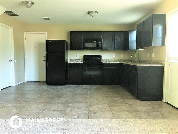 3rd image of 1230 McMillen Dr