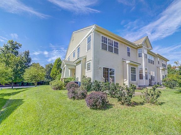 3rd image of 34 Woodside Knolls Dr #601