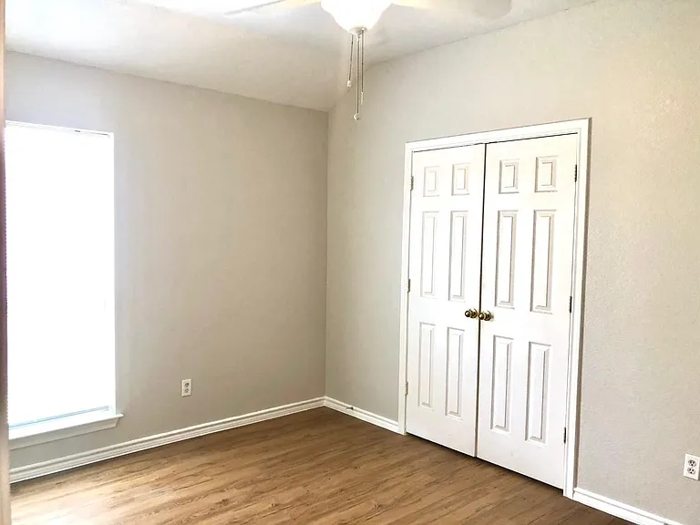 5617 Wellston Dr — Photo 13