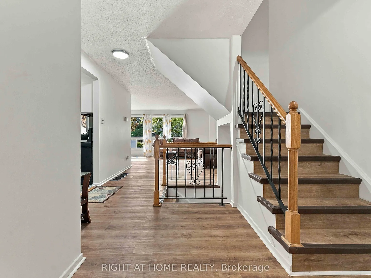 4 bed, $2,700 — Photo 4