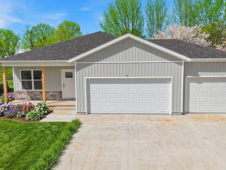 44 Whitley Ln — Photo 6