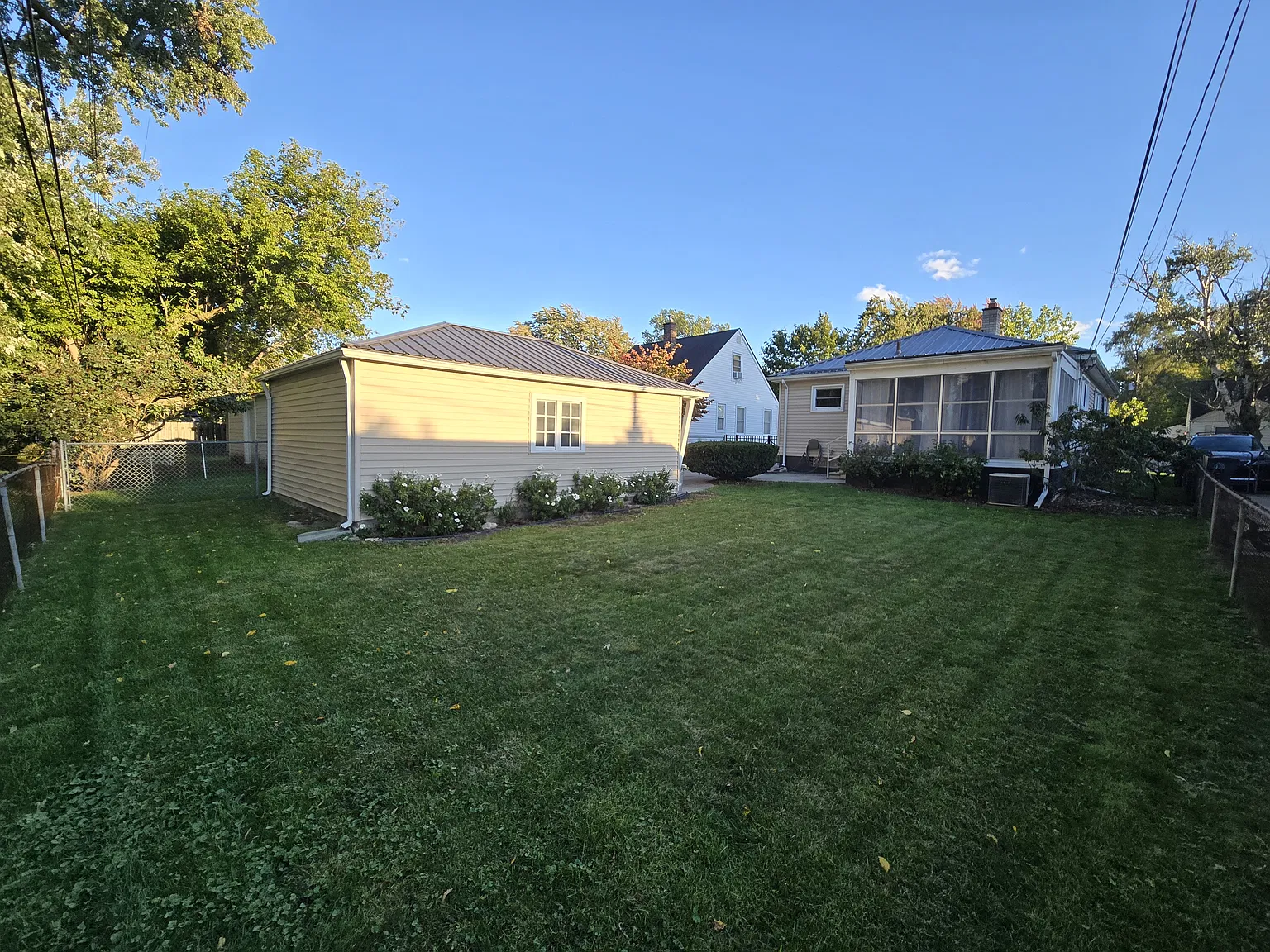 3 bed, 1020 sqft, $2,050 — Photo 4