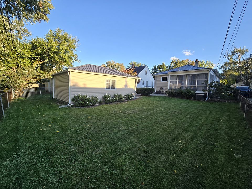 423 E Baker Ave, photo 4