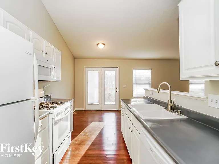 714 Keltoncrest Dr — Photo 5