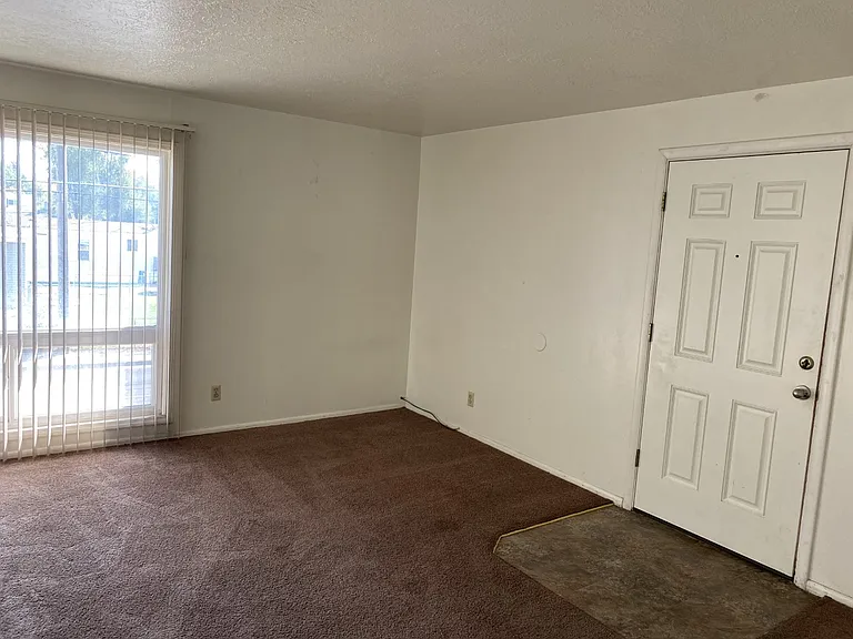 275 N Holmes Ave — Photo 8
