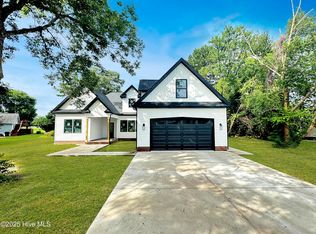 205 Binnacle Ct, Elizabeth City, NC 27909