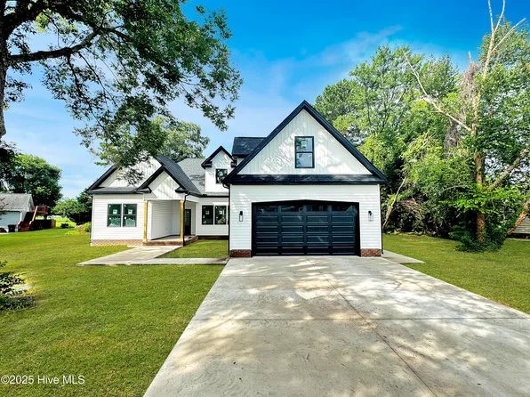 205 Binnacle Court, Elizabeth City, NC 27909