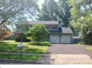 611 Brighton Dr, Hatfield, PA 19440