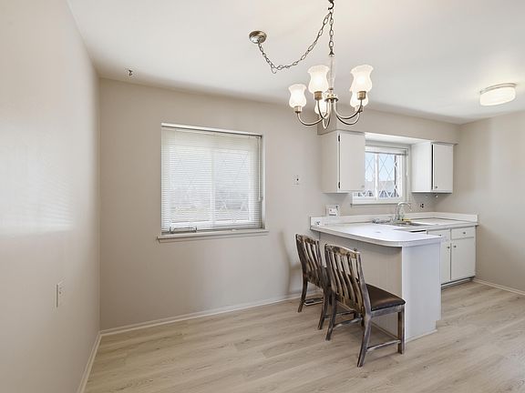 5th image of 29225 Hayes Rd APT 11