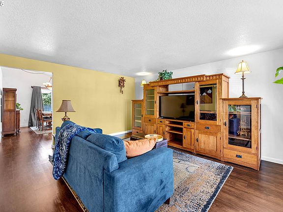 5th image of 1108 SE 188th Ave