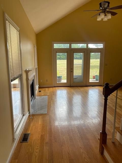 Tall celling , hardwood flooring and tons of natural light!
