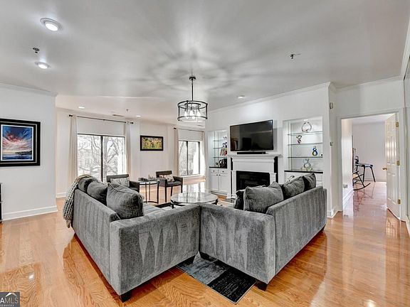 5th image of 2865 Lenox Rd NE APT 409