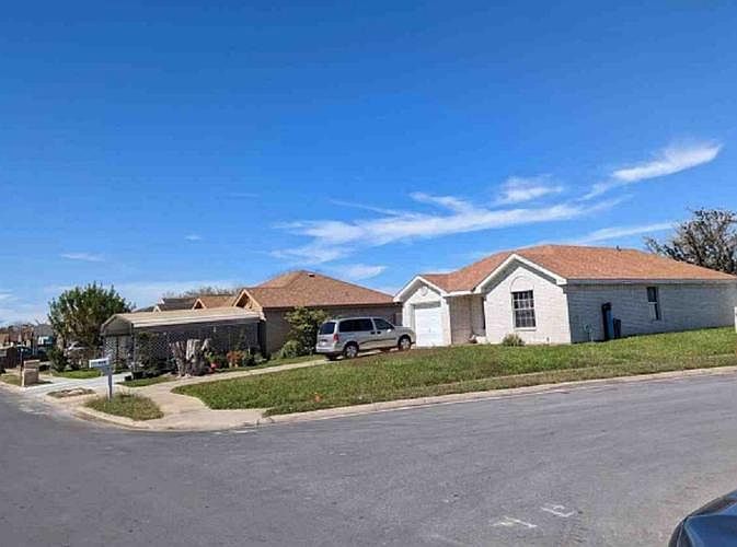 1st image of 915 E Valle Vista Ave