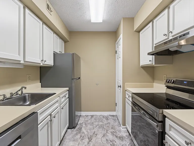 4008 Governors Sq #1 — Photo 8