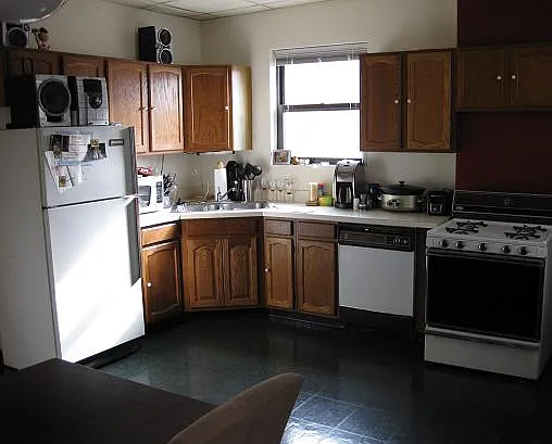 2 bed, 1100 sqft, $2,300 — Photo 4