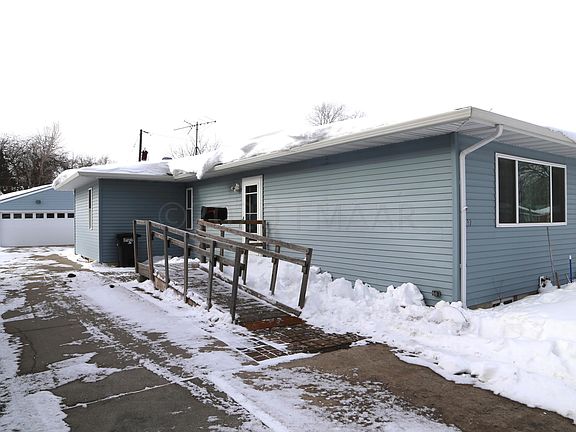 2nd image of 437 22nd St S