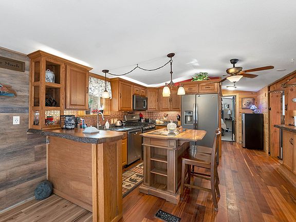 3rd image of 15 Manbow Road