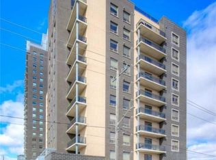 8 Hickory St W #1105, Waterloo, ON N2L3H6