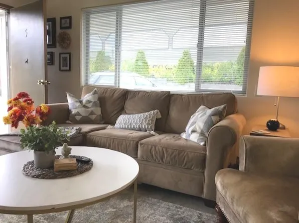 209 3rd Ave S APT 5, Edmonds, WA 98020