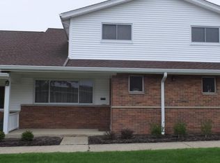 25505 Country Club Blvd UNIT 11, North Olmsted, OH 44070