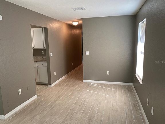 4th image of 717 W Silver Springs Pl