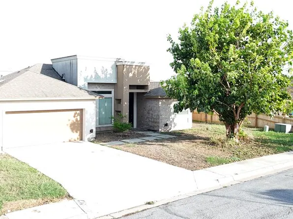 5482 Barbwire Ln, Brownsville, TX 78526