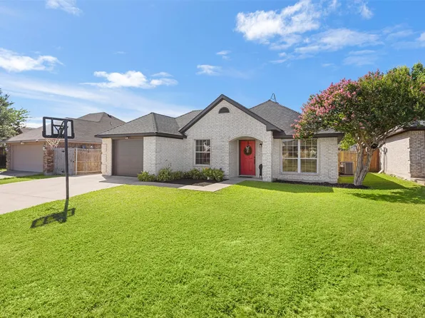 620 Brenna Rd, Waxahachie, TX 75165