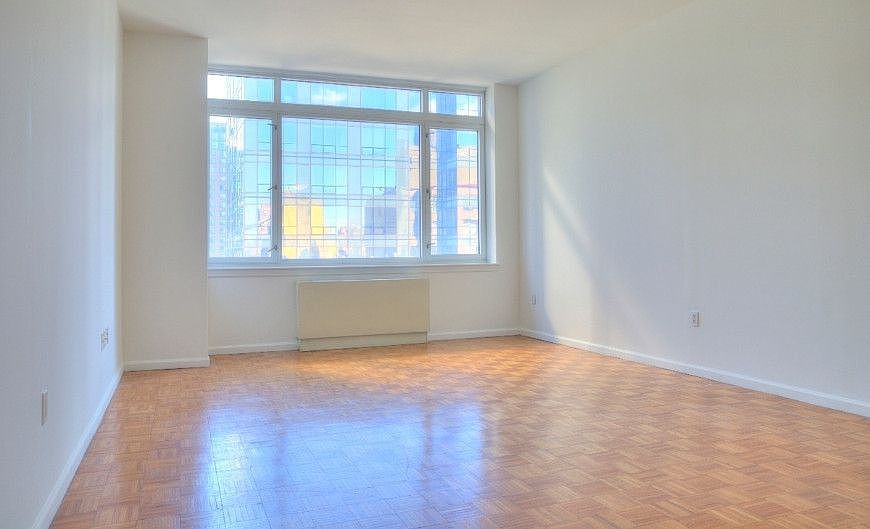 1st image of 325 W 43rd St #27B