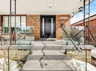 43 Aragon Ave, Toronto, ON M1T1X8