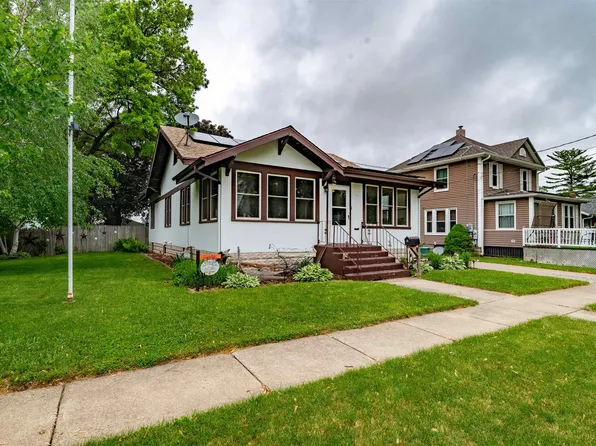 318 E Center St, Mount Morris, IL 61054