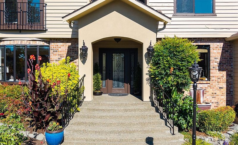 3rd image of 10517 47th Street E