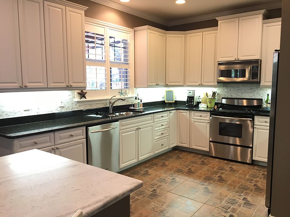 1st image of 3001 W Leila Ave