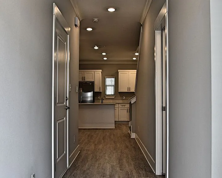 124 Date Palm Ln — Photo 1