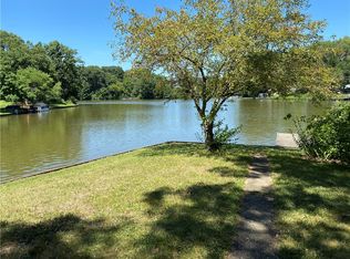 38 Lockhart Dr, Neoga, IL 62447