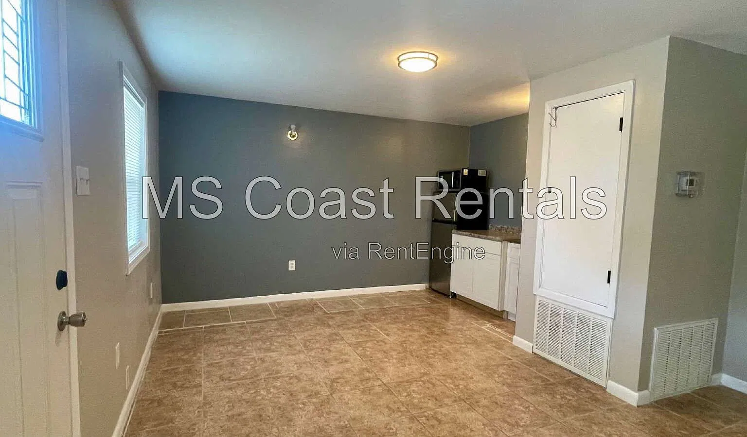 1 bed, 1.0 bath, 800 sqft, $950 — Photo 2