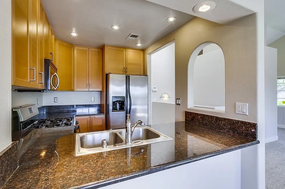 2 bed, 2.5 bath, 1172 sqft, $3,500 — Photo 3